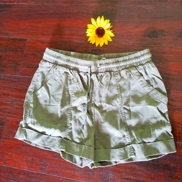 Universal Thread Pants - UNIVERSAL THREAD GREEN SHORTS